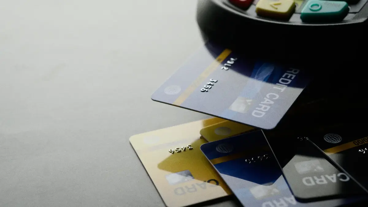 Nubank lança novo cartão de crédito para clientes com nome negativado ou  com score baixo
